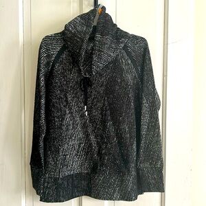 Black and White sweatshirt- Excellent Condition